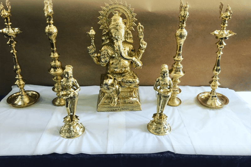 Temple statues 24 gold-plated by Goldgenie